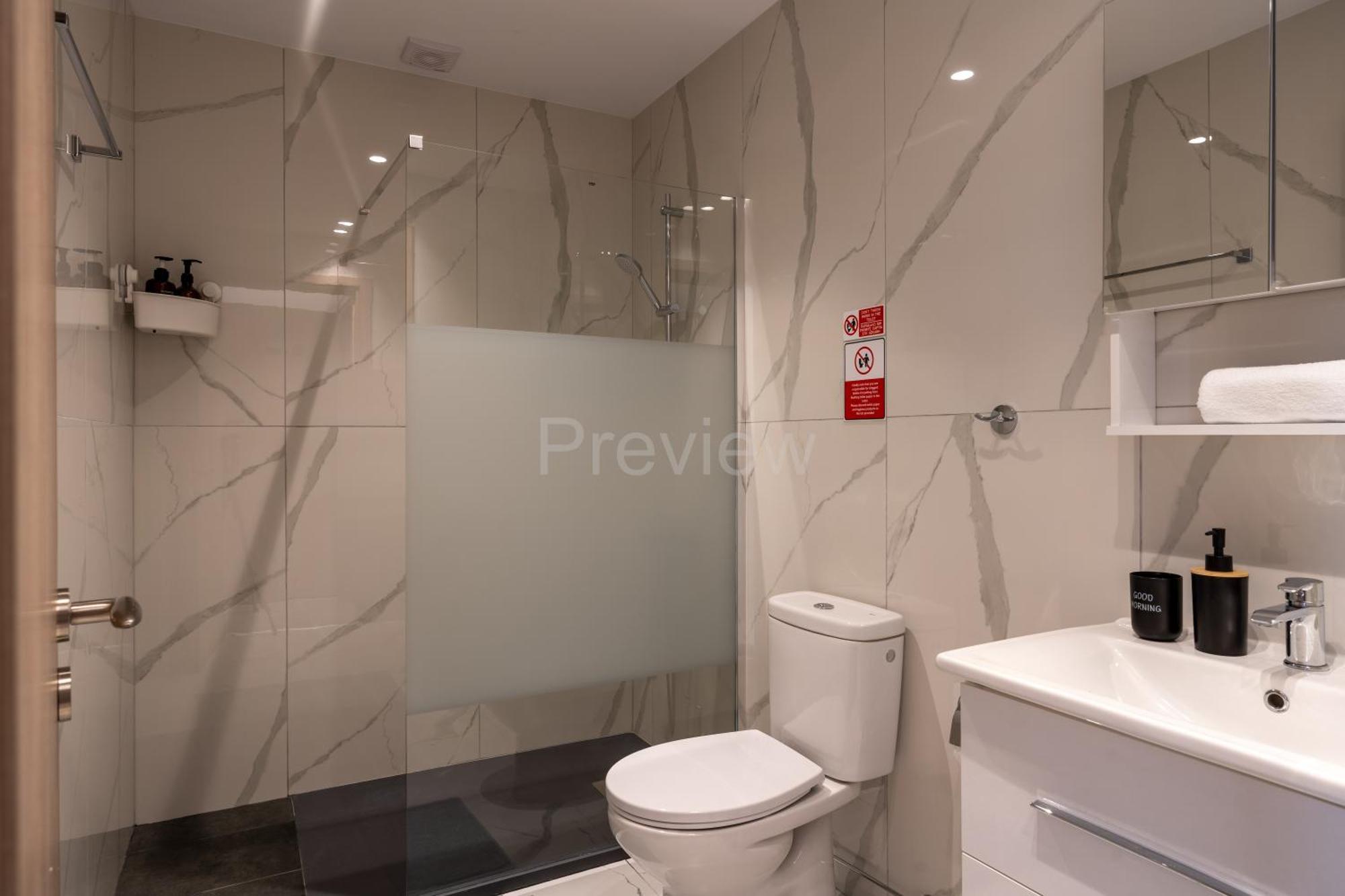 Le Voyageur By The Sea - Furnished Rooms Larnaca Bagian luar foto